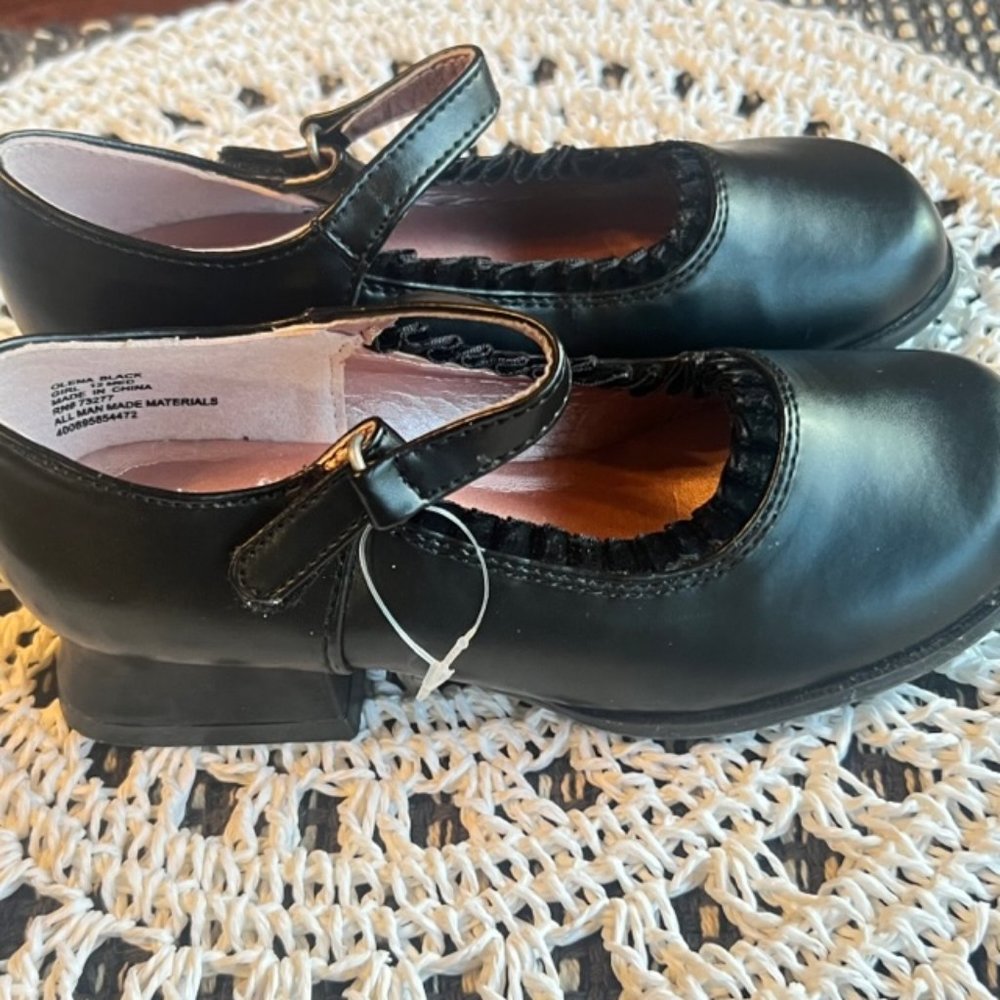 NWOT Sonoma Olena Black Shoes girls size 12